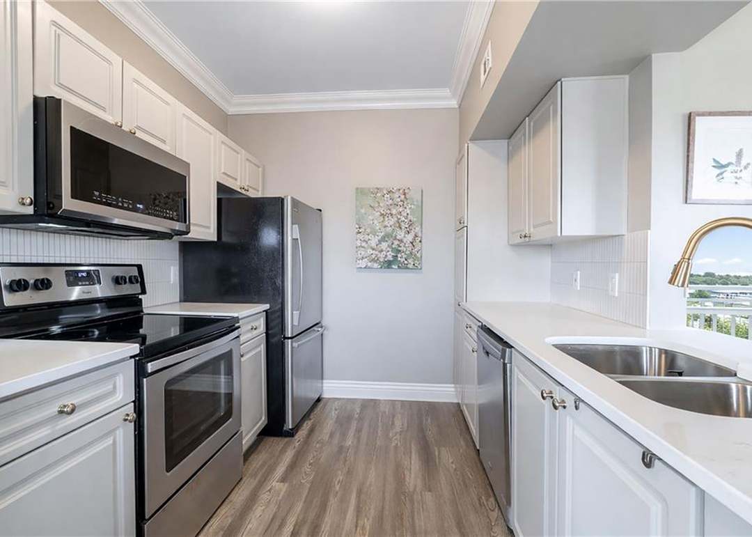 11615 Tomahawk Creek Parkway — photo 12