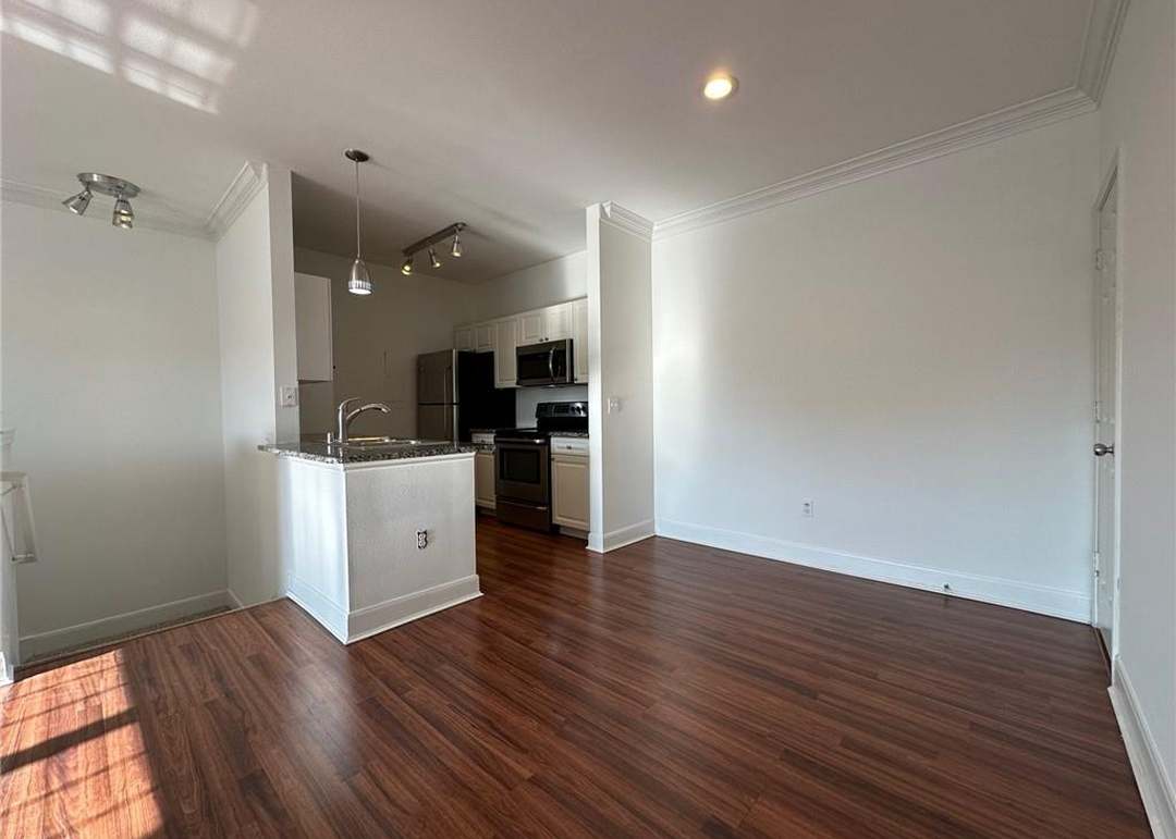 11625 Tomahawk Creek Parkway — photo 12
