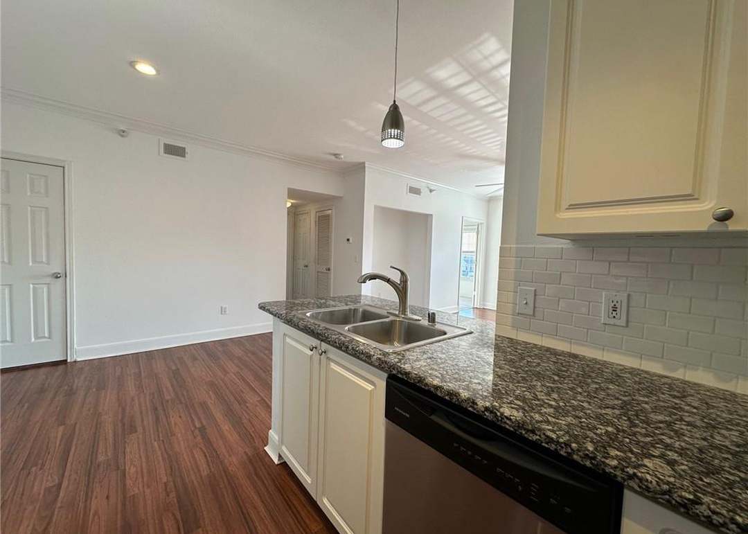 11625 Tomahawk Creek Parkway — photo 14