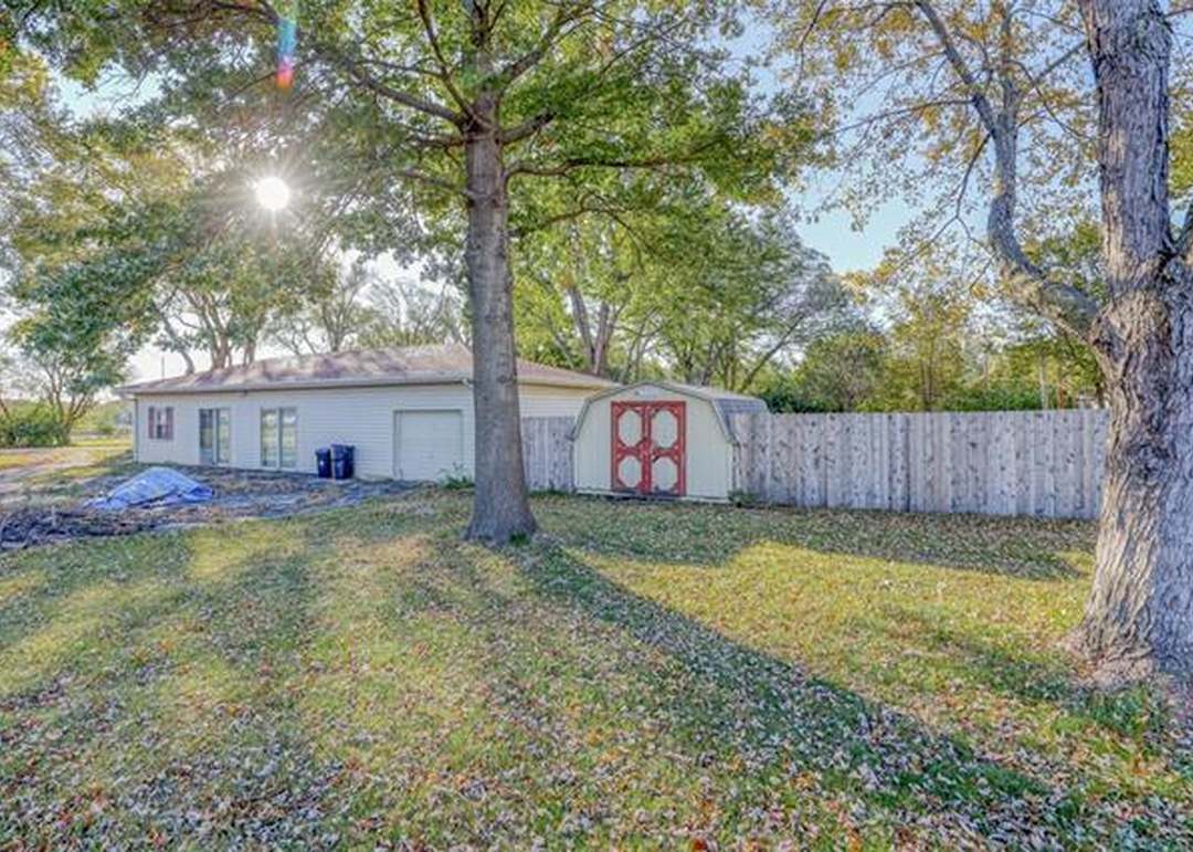 11700 Lawndale Avenue — photo 28