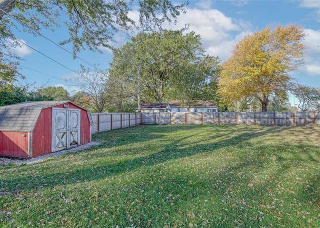 11700 Lawndale Avenue — photo 32