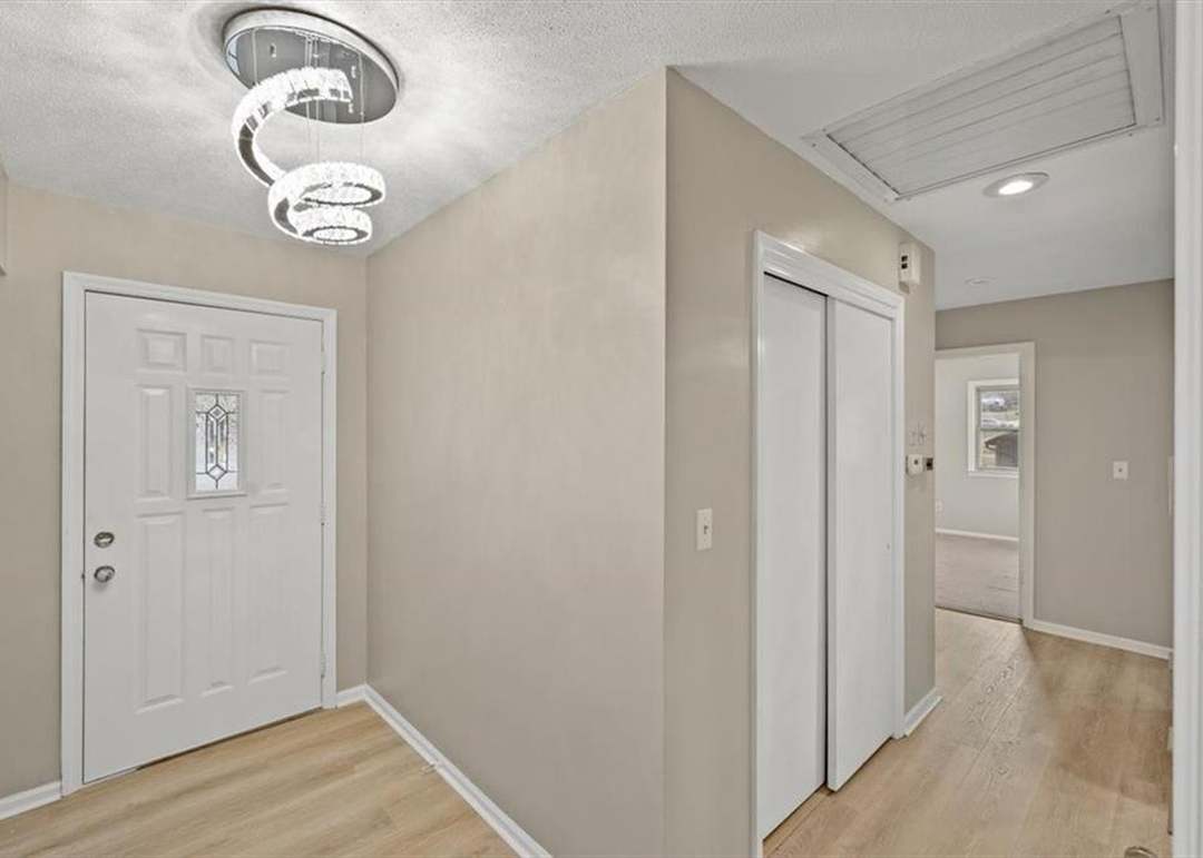 11800 E 77TH Street — photo 8