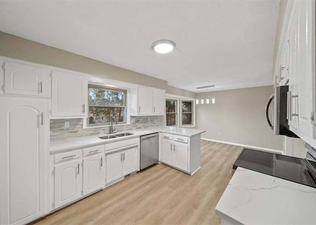 11800 E 77TH Street — photo 10
