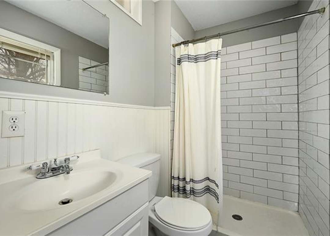 11801 Beacon Avenue — photo 5