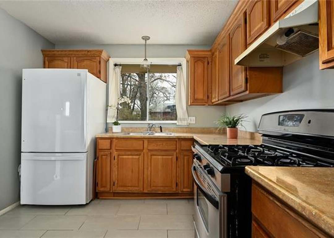 11801 Beacon Avenue — photo 13