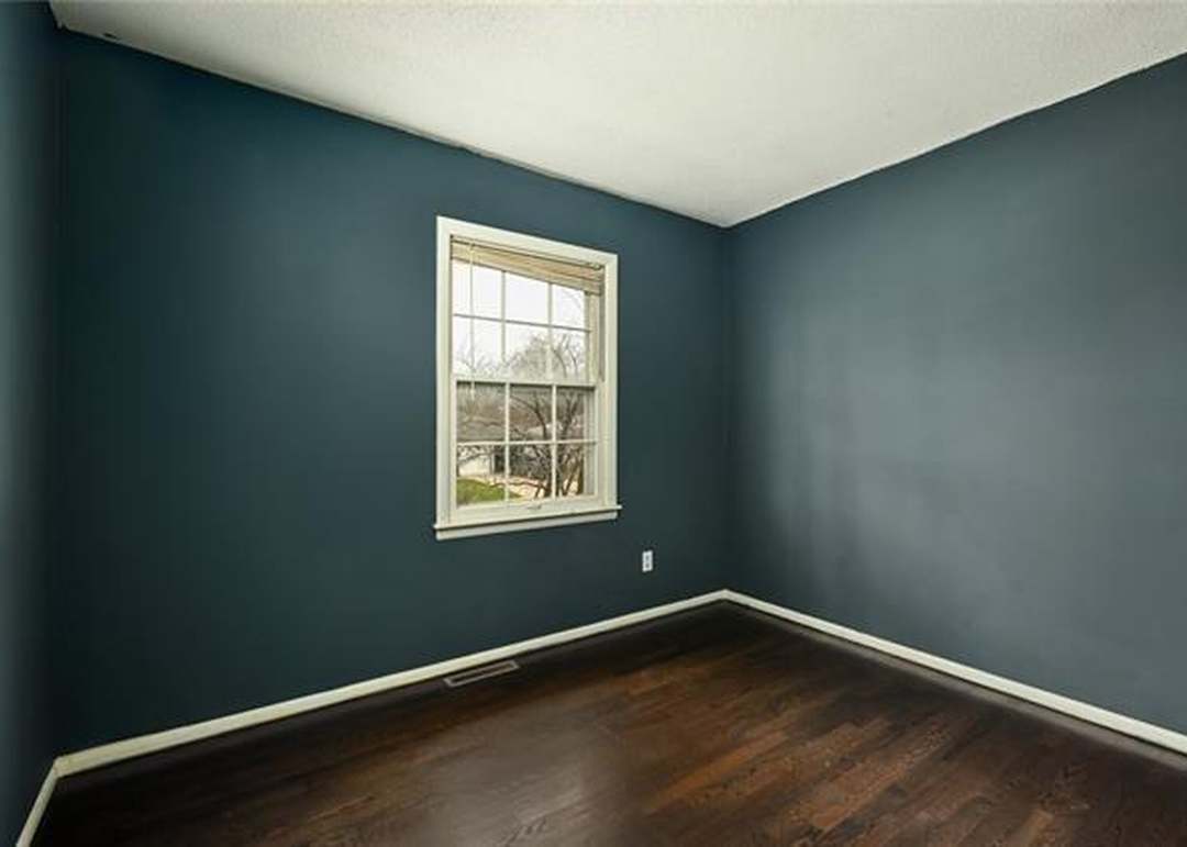 11801 Beacon Avenue — photo 16