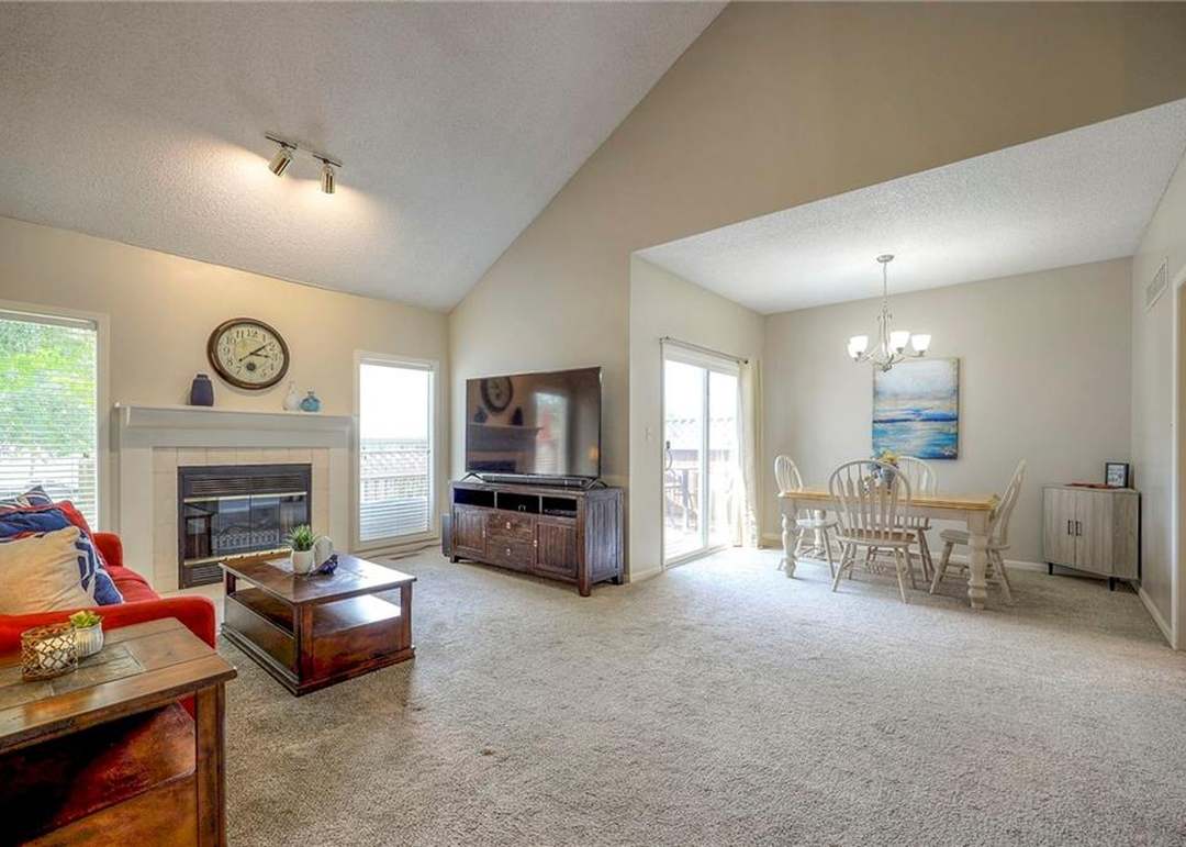 11906 England Street — photo 2