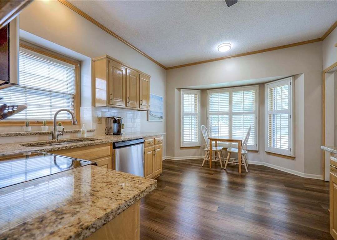 11906 England Street — photo 11