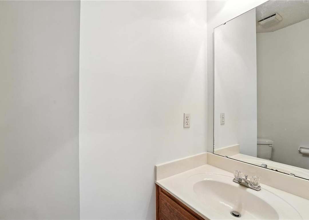 11906 S Rene Street — photo 24