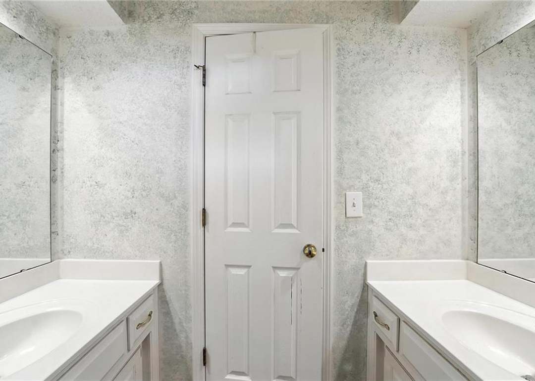 11906 S Rene Street — photo 27