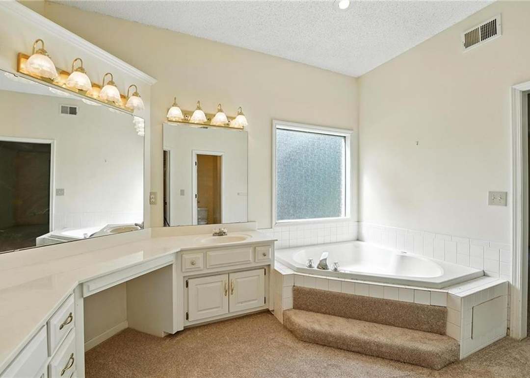 11906 S Rene Street — photo 32