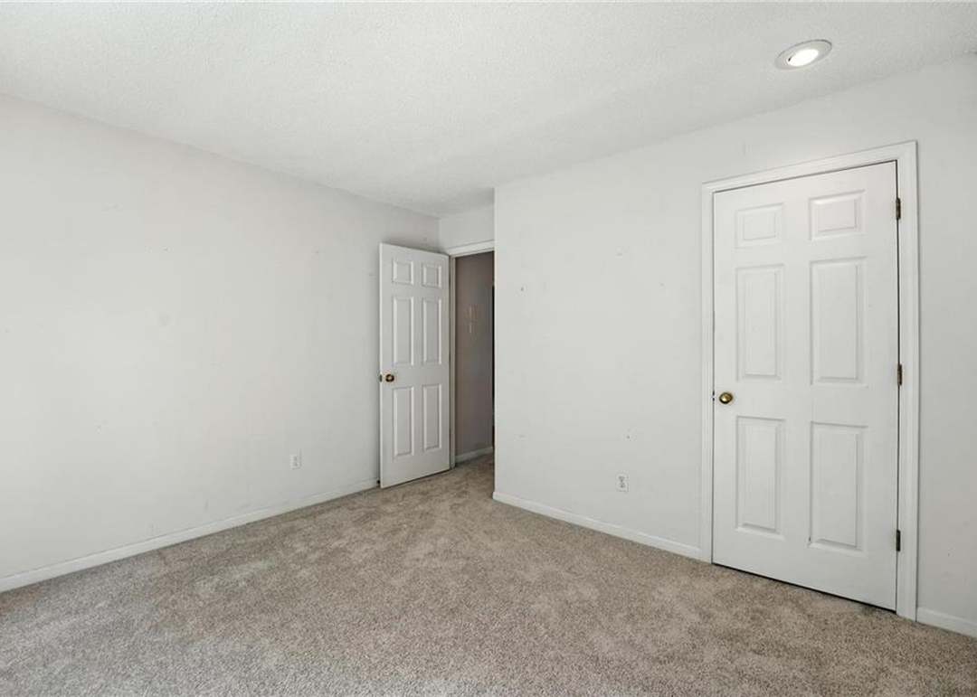 11906 S Rene Street — photo 33