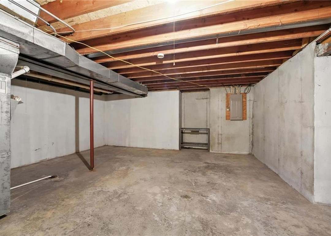 11906 S Rene Street — photo 38