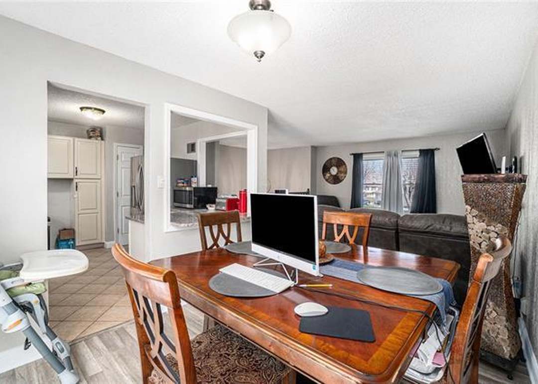 11926 Armitage Drive — photo 2