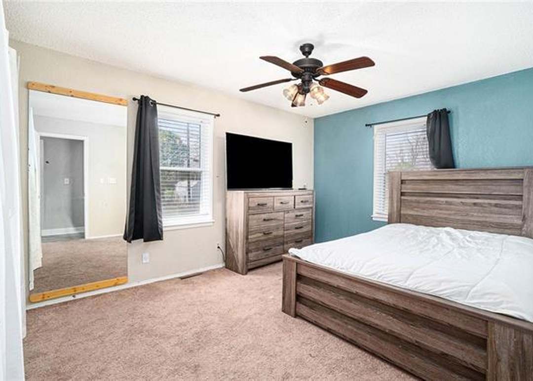 11926 Armitage Drive — photo 4