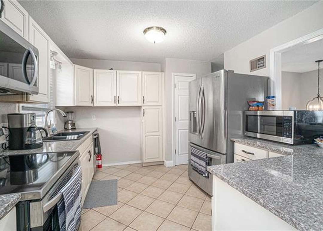 11926 Armitage Drive — photo 13