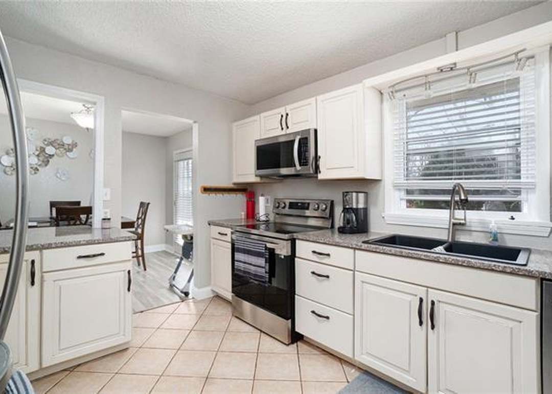 11926 Armitage Drive — photo 14