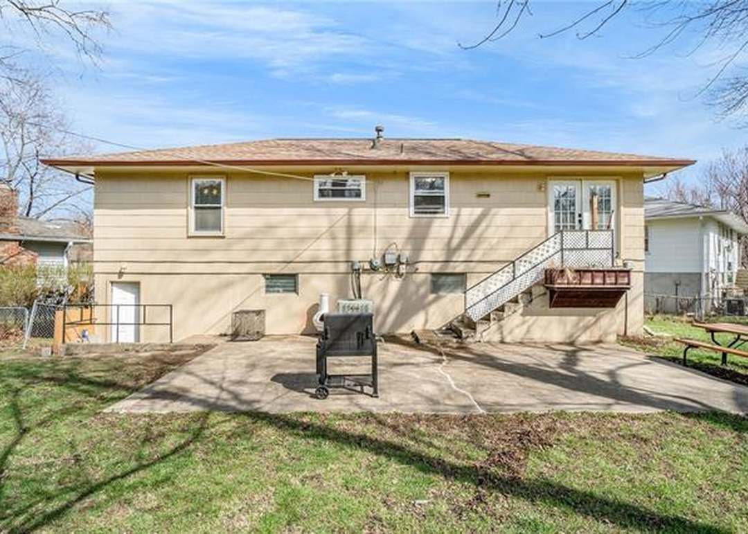 11926 Armitage Drive — photo 22