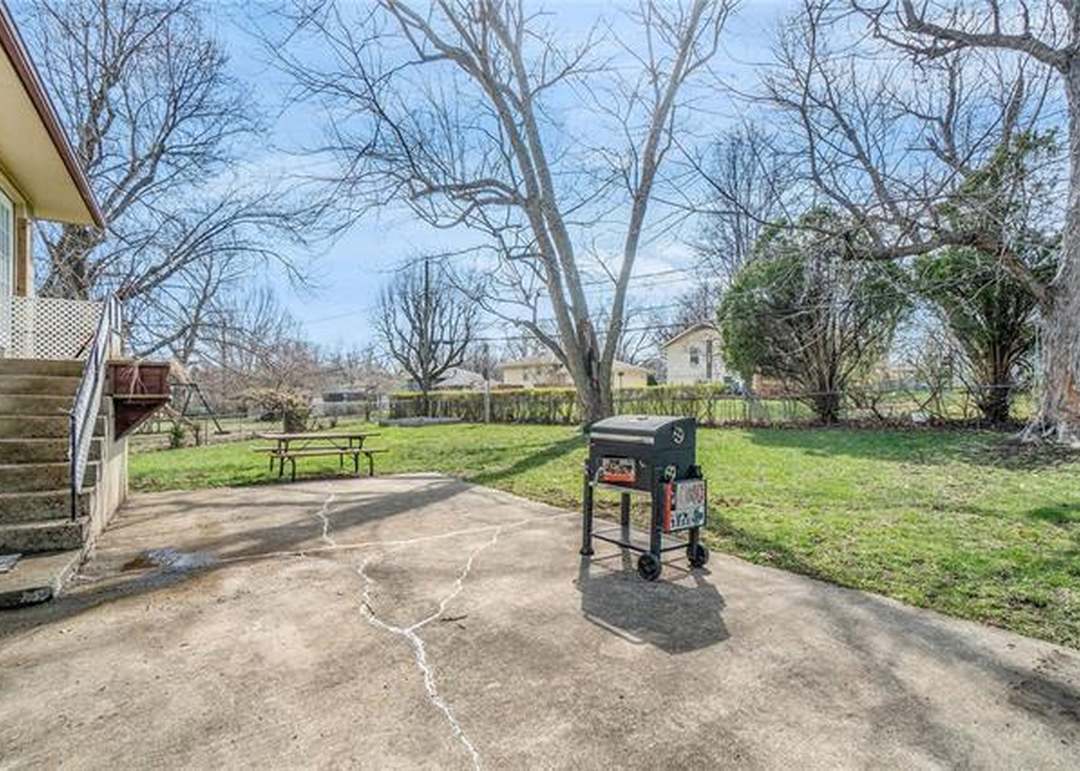 11926 Armitage Drive — photo 25