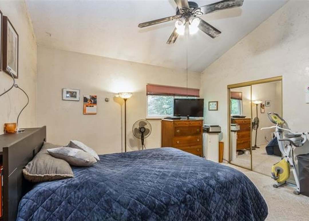 11941 W 66th Street — photo 5
