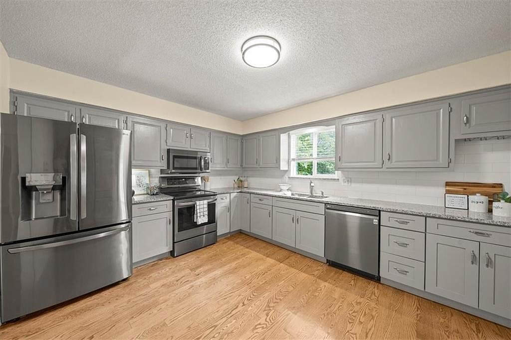 11961 W 66th Street — photo 12