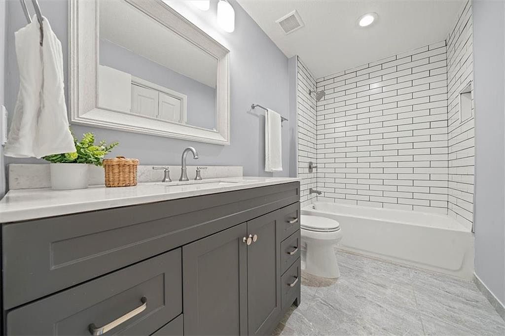 11961 W 66th Street — photo 20