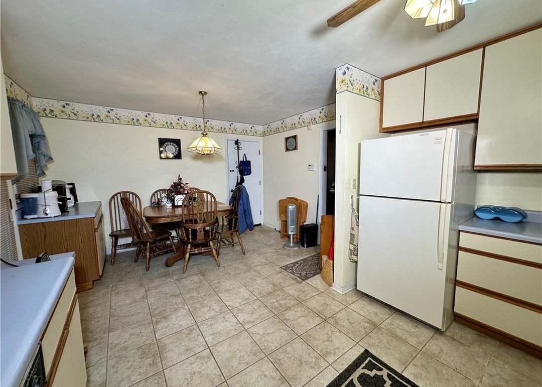 120 Hawthorne Drive — photo 9