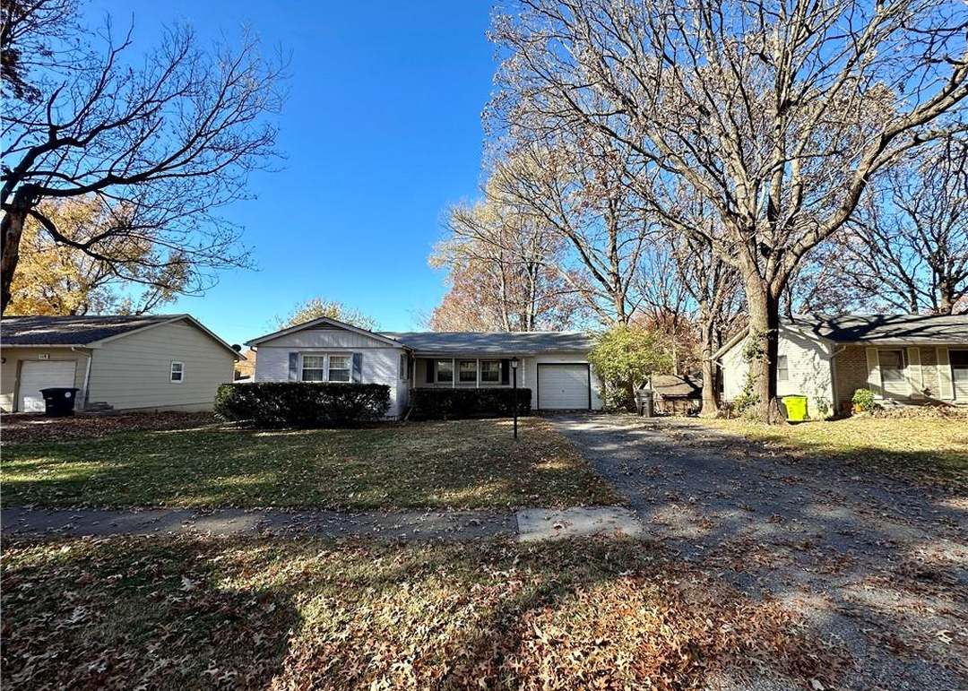 120 Hawthorne Drive — photo 20