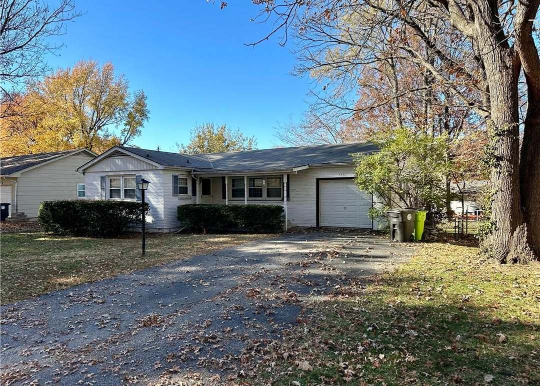120 Hawthorne Drive — photo 24