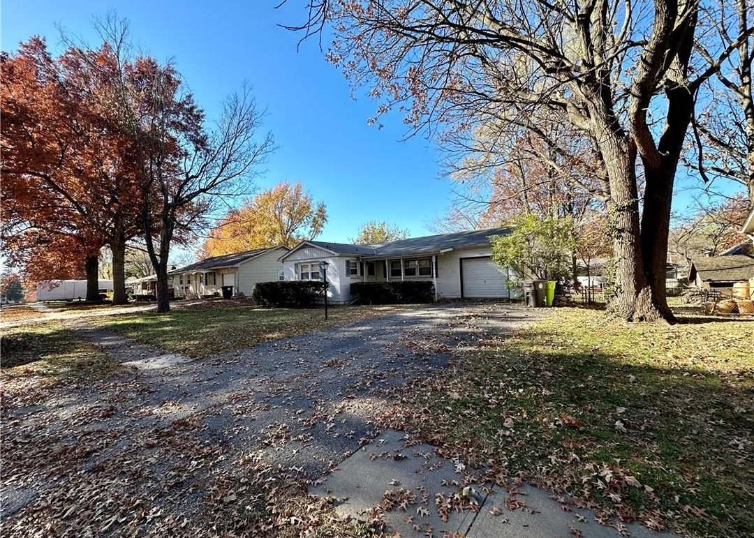 120 Hawthorne Drive — photo 25
