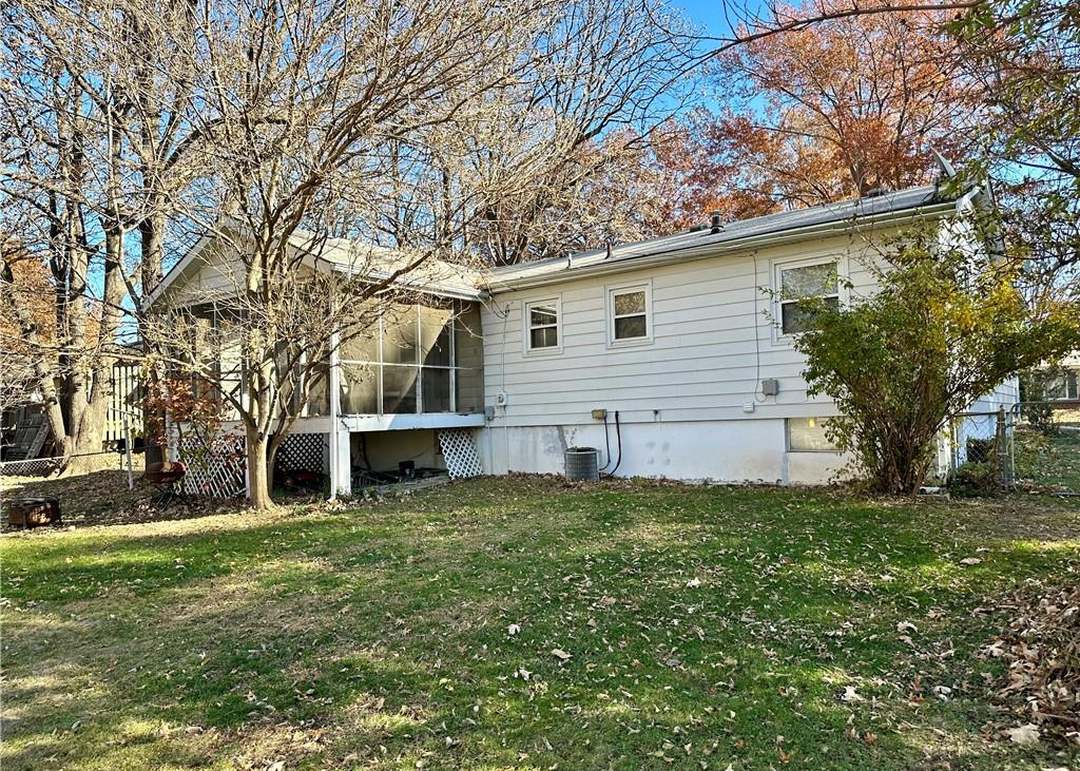 120 Hawthorne Drive — photo 28