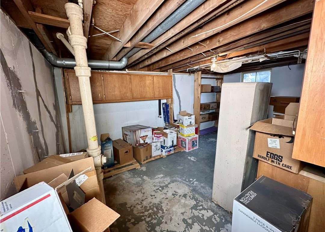 120 Hawthorne Drive — photo 36