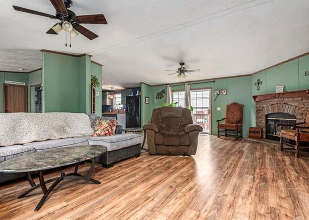 1204 Sycamore Street — photo 2