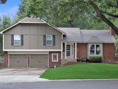 1206 Johnston Drive, Raymore, MO