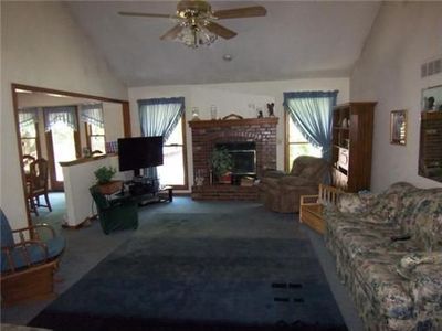 1208 E Sleepyhollow Drive — photo 5
