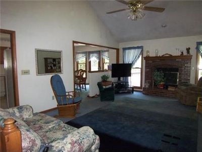 1208 E Sleepyhollow Drive — photo 6