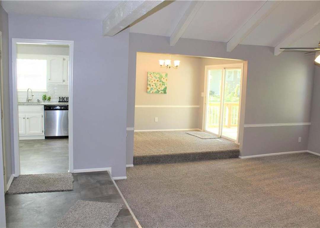 1213 SE 3rd Street — photo 2