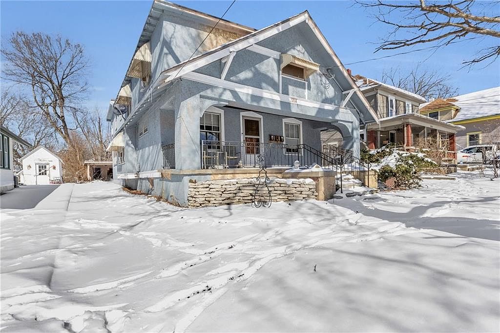 1214 W Waldo Avenue — photo 1