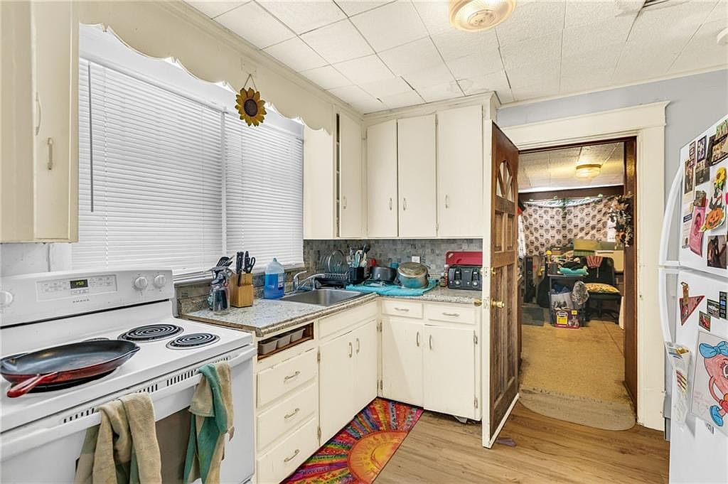 1214 W Waldo Avenue — photo 12