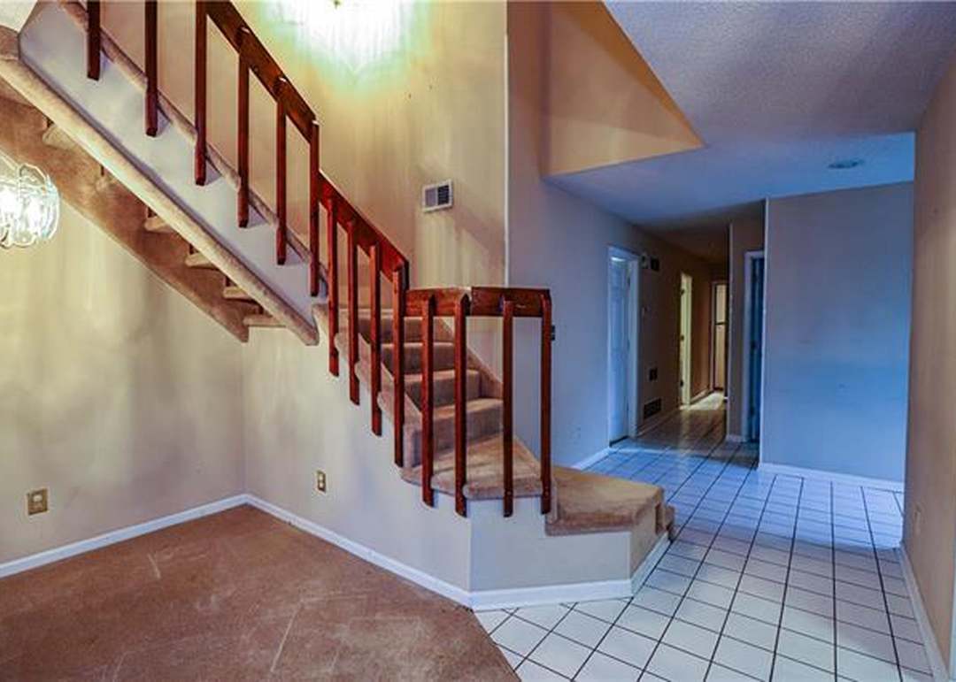 12236 Holmes Lane — photo 15