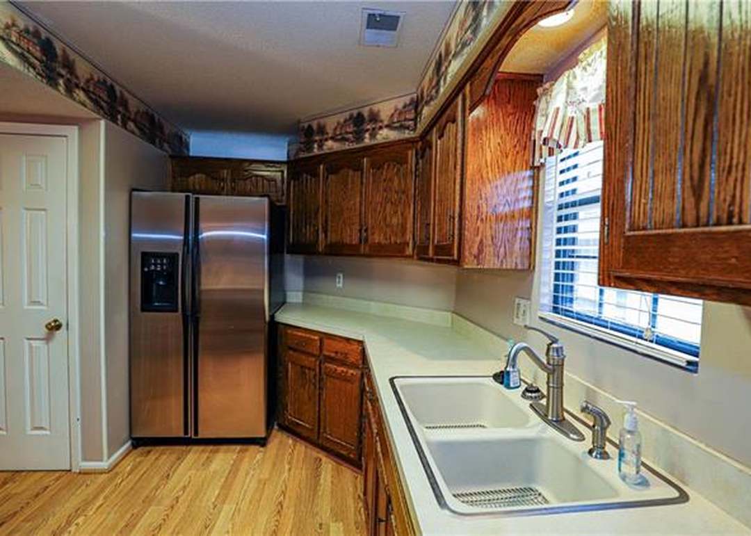 12236 Holmes Lane — photo 27
