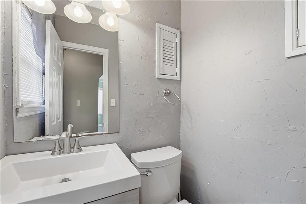 1230 W 31st Street — photo 18