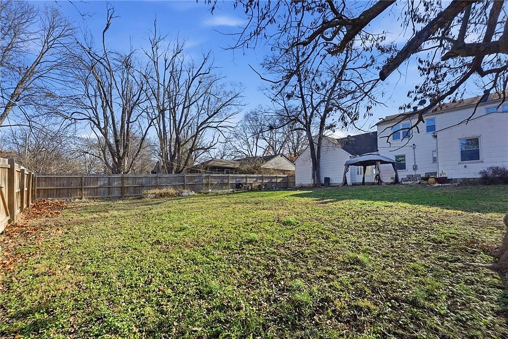 1230 W 31st Street — photo 34