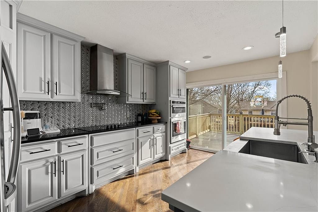 12318 S Locust Circle — photo 8