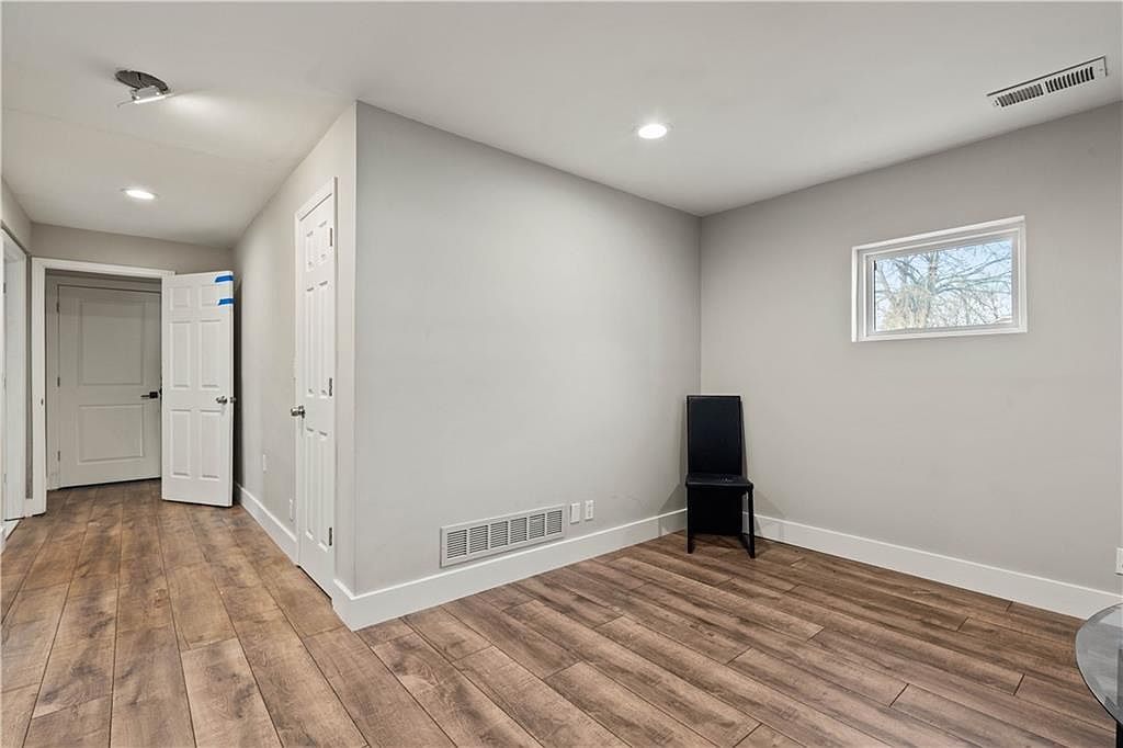 12318 S Locust Circle — photo 24