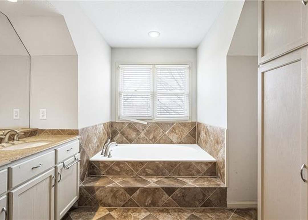 1232 Wellington Way — photo 27