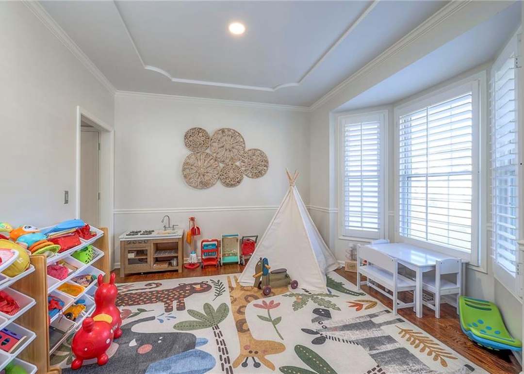 12500 Walmer Street — photo 17