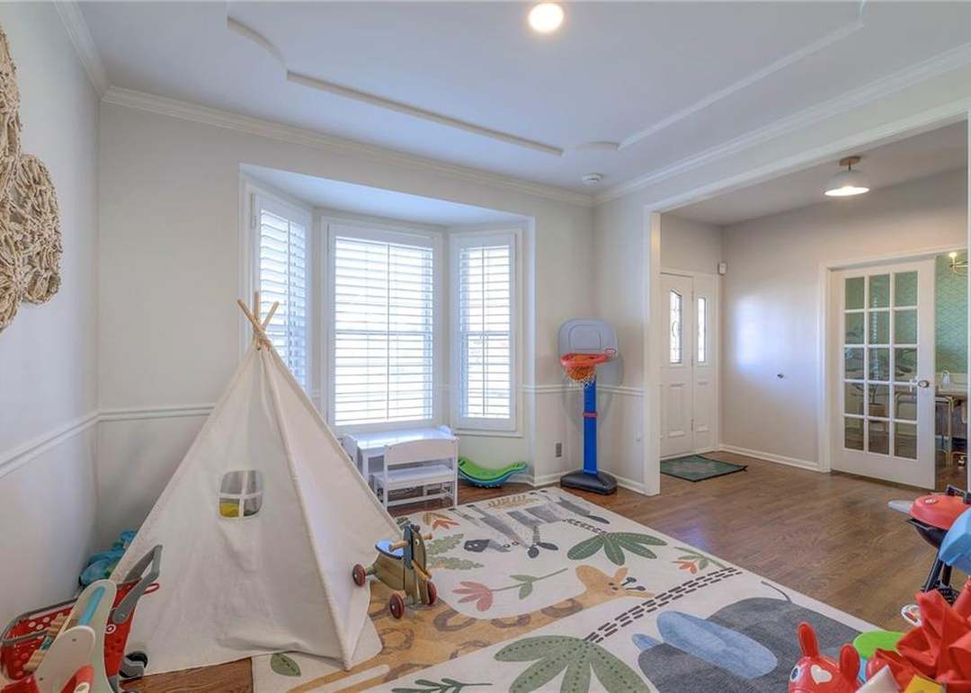 12500 Walmer Street — photo 18