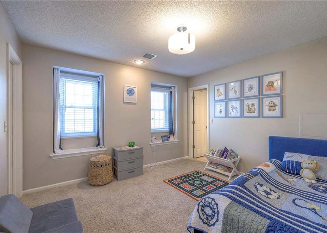 12500 Walmer Street — photo 32