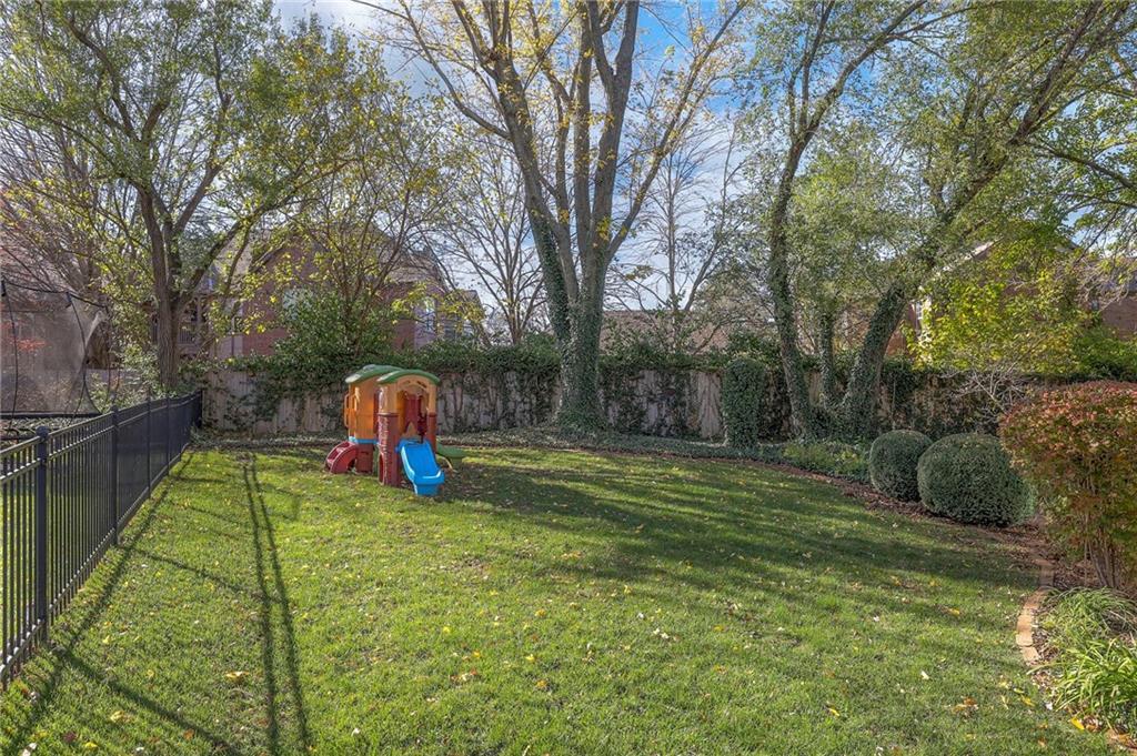 12500 Walmer Street — photo 60